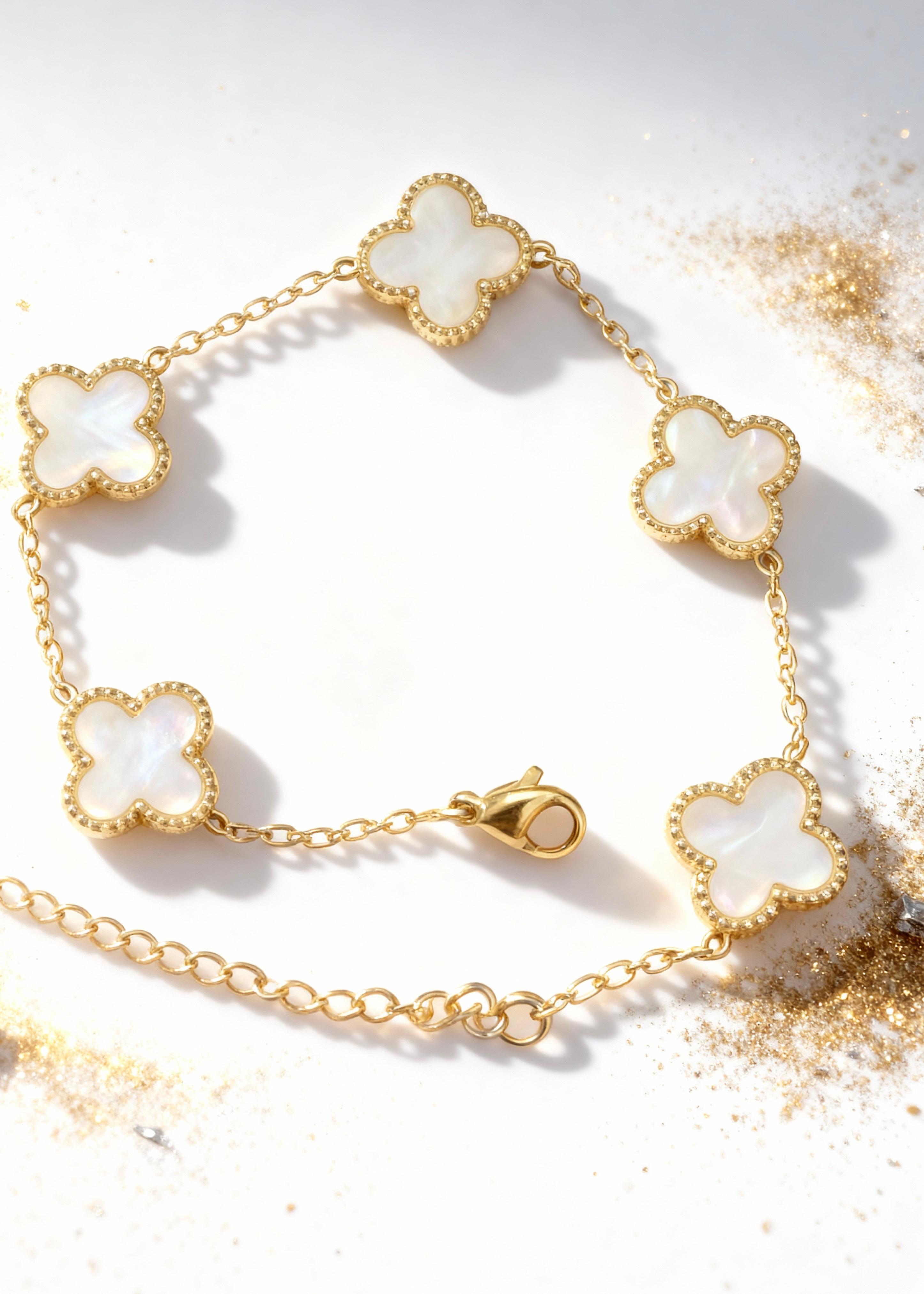 Pearl Gold Clover Bracelet "Adjustable" Main image
