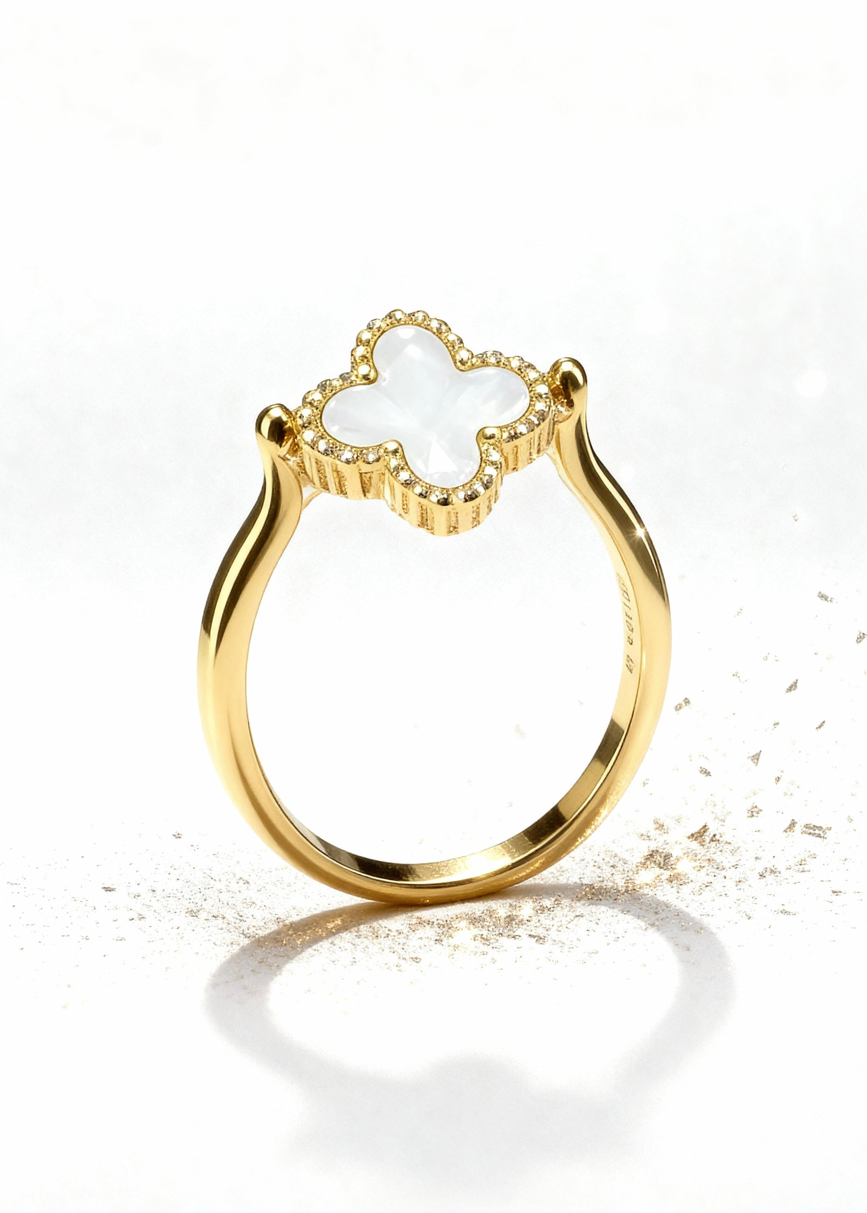 Pearl Gold Clover Ring