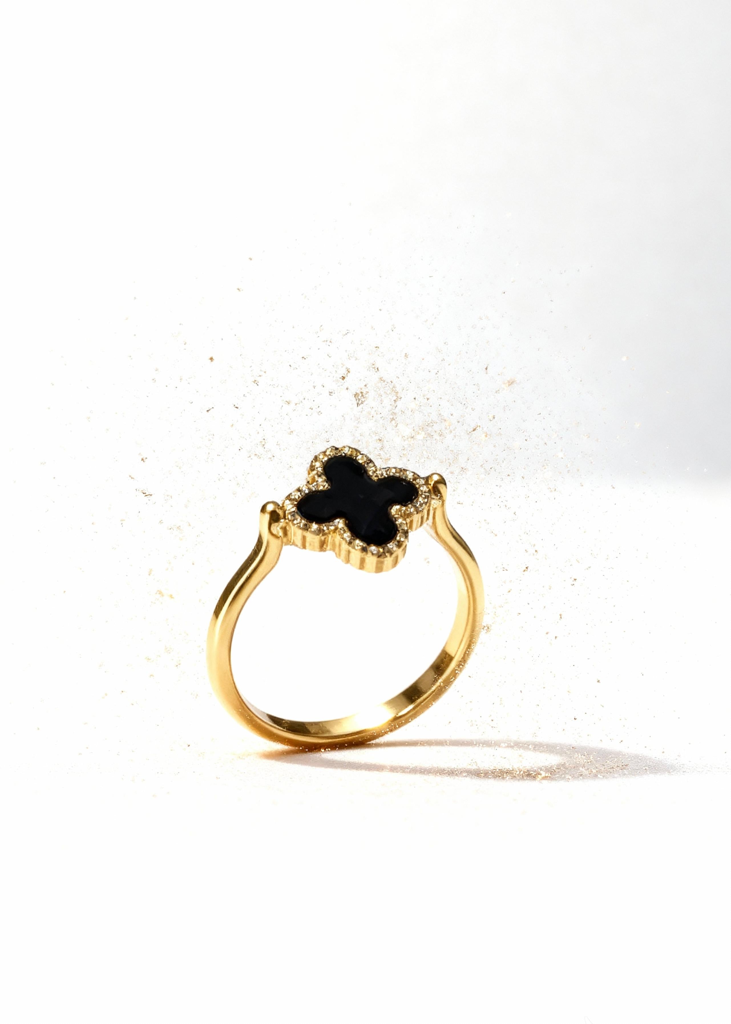 Black Gold Clover Ring