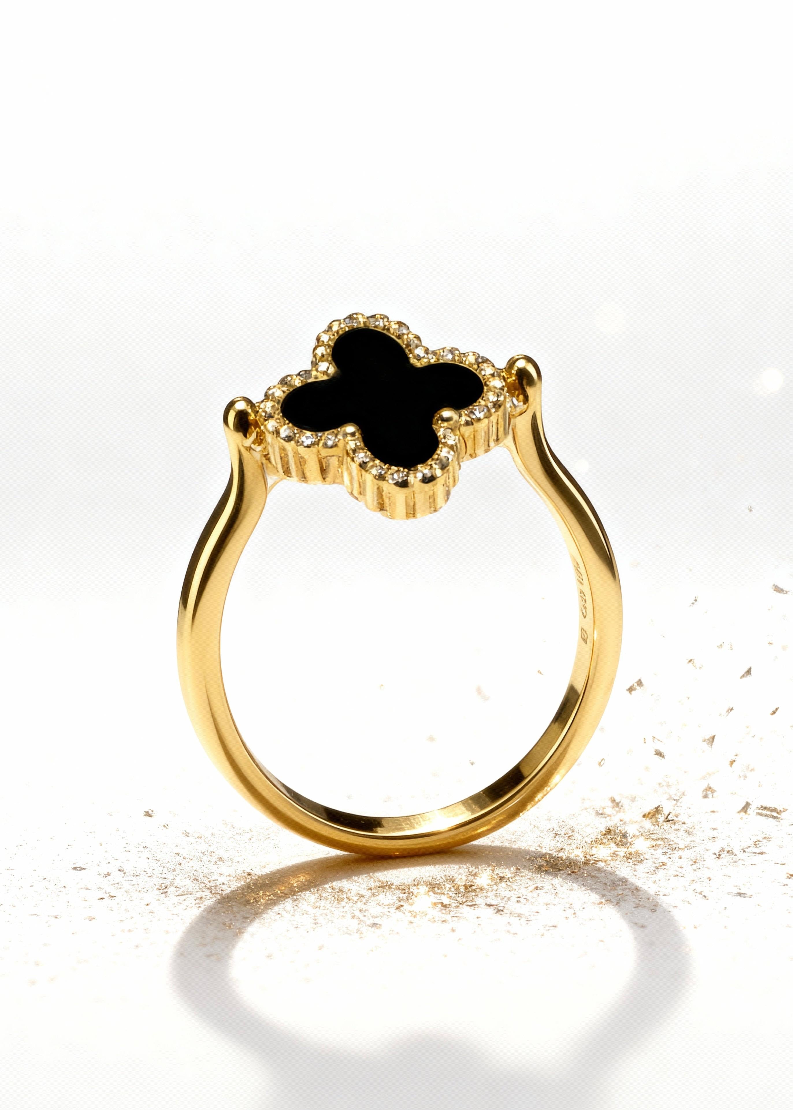 Pearl Gold Clover Ring Secondary image